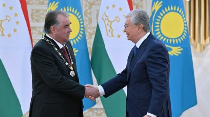 Тоқаев Тәжікстан президентін "Алтын Қыран" орденімен марапаттады