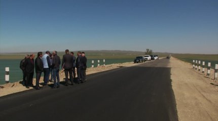 Аманаттықтар рейд барысында Жамбыл облысында сапасыз салынған жолды анықтады