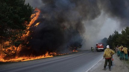Тюменская область пылает огнем: горят жилые дома