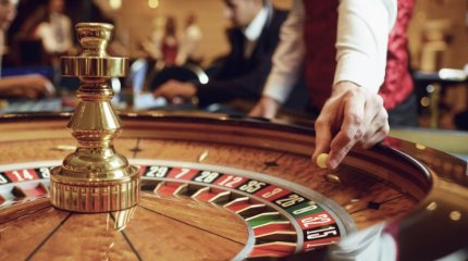 Юрист казино дал взятку 20 тыс долларов прокурору