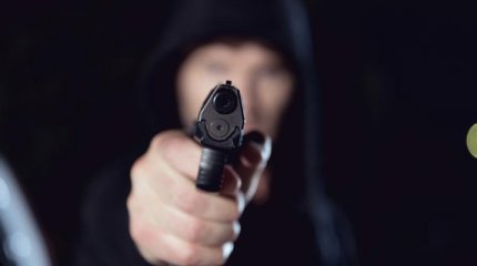 Мопедист открыл огонь по городскому автобусу в Алматы