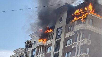 Новая десятиэтажка загорелась в Атырау