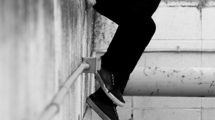 23 жастағы атыраулық он алтыншы қабаттан секіруге оқталған