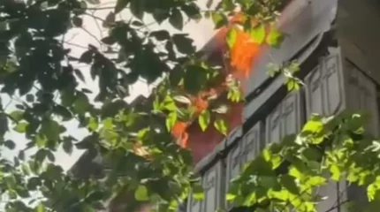 Алматыда жанып жатқан пәтерден 68 жастағы зейнеткер құтқарылды