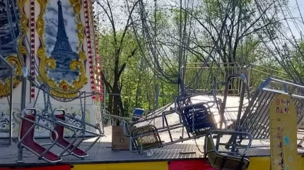 Карусель құлап, 20 адам зардап шекті