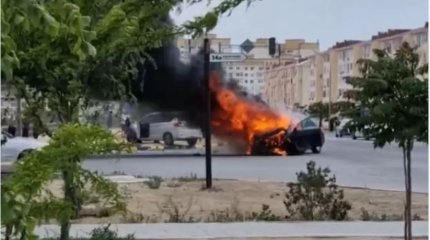 Водитель чудом остался жив при ДТП с огнем в Актау