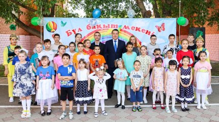 Балалар үйлері өткеннің еншісінде қалуы керек – Әлихан Смайылов