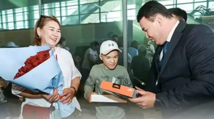 Елорда вокзалында Тальго пойызының миллионыншы жолаушысы марапатталды