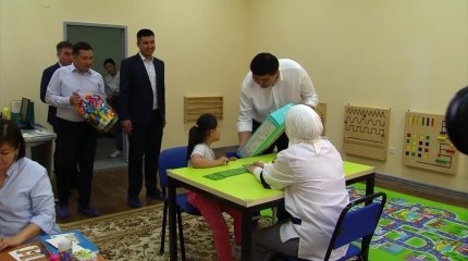 Аманаттықтар ерекше балаларды мерекемен құттықтады