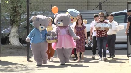 «AMANAT» партиясы балалар үйлерінің тәрбиеленушілерін мерекемен құттықтады