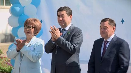 С окончанием учебного года поздравил акмолинских школьников председатель Мажилиса Ерлан Кошанов