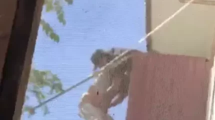 Атырауда ер адам отбасындағы жанжалдан соң 5-қабаттан секірмек болды