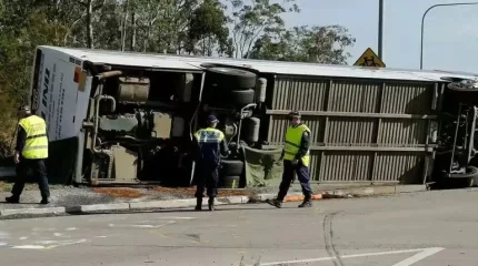Аустралияда автобус аударылып, 10 адам қаза тапты