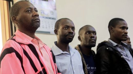 Заморили себя голодом, чтобы "быть ближе к Богу": выживших кенийцев не могут заставить есть пищу