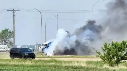 Канадада автобус жол апатына түсіп, 15 адам мерт болды