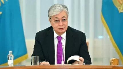 "Жұрттың пікіріне көбірек мән береміз". Тоқаев жастарға қандай қасиеттер керек екенін айтты