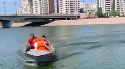 Ішімдік ішкен Астана тұрғыны суға түспек болып, көпірден секірді