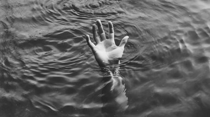 «Тыйым салынған жерде шомылған»: Павлодарда 25 жастағы жігіт өзенге батып кетті