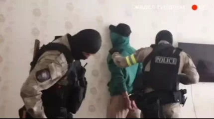 Қолын скотчпен байлап тастаған: Оралда ер адам сайт арқылы танысқан қызды бірінші кездесуде тонап кеткен