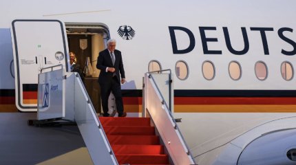 Федеральный Президент ФРГ прилетел в Казахстан