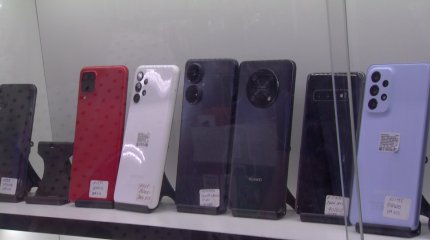 Қалта телефоны адам санынан екі есе асып түседі