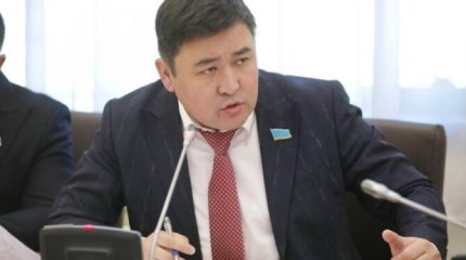 Сутенерлер мен жезөкшелер балаларды оқытқан