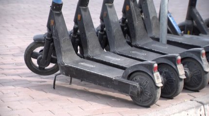 В МВД признались, что не смогут контролировать скорость самокатчиков