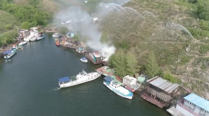 Корабль «загорелся» в акватории Иртыша в Усть-Каменогорске