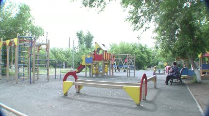 Депутат установил детскую игровую площадку на собственные средства в Акмолинской области