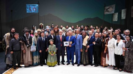 Токаев посетил спектакль "Жоши хан"