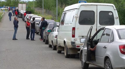Оралдықтар көлігін заңдастыру үшін мамандандырылған халыққа қызмет көрсету орталығында түнеуге мәжбүр