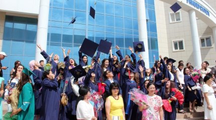 Скандал с "корочками": актауские студенты возмущены форматом дипломов