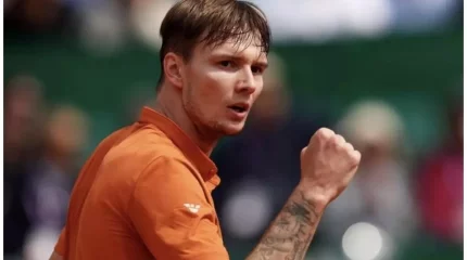 Александр Бублик әлемнің 7-ракеткасын ұтып, тарихи жеңіске қол жеткізді