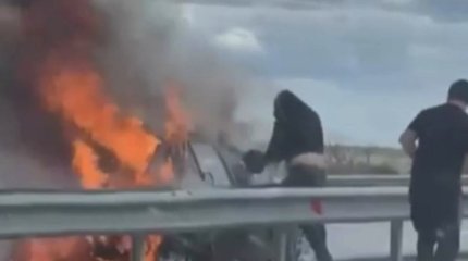 Авто загорелось на трассе «Астана-Щучинск»: водитель в реанимации