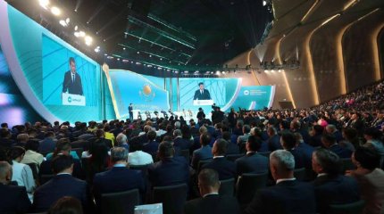 Жалпыұлттық мәселелерде партия мен идеологияға бөлінбеу керек – Ерлан Қарин