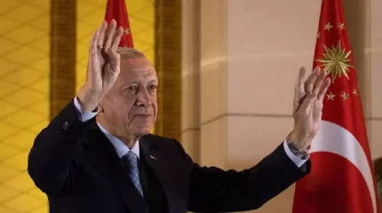 Ердоған Түркия президенті ретінде халқына ант беріп, ресми түрде қызметіне кірісті