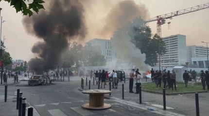 40 тысяч полицейских направят власти Франции на подавление беспорядков