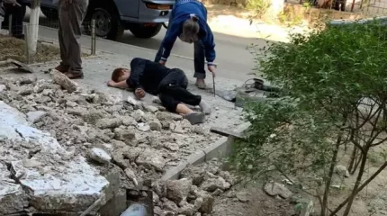 Ақтауда бетон шатыр опырылды: зардап шеккен ер адам ауруханадан шығарылды