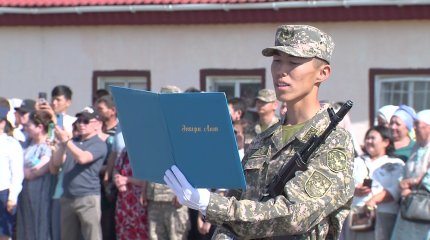 Новобранцы Сил воздушной обороны Казахстана приняли воинскую присягу