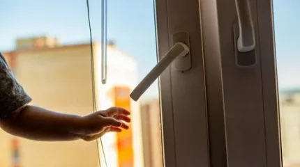 Қызылорда облысында 4 жасар қыз көпқабатты үйдің терезесінен құлап кетті