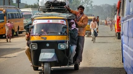 Үндістанда көпір құлады