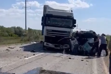 Страшное ДТП с фурами в Акмолинской области: погиб мужчина и ребенок