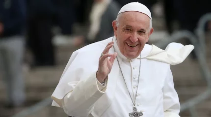 Рим Папасы ауруханаға түсті