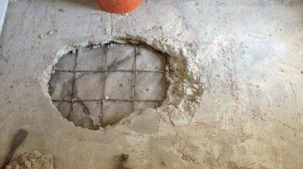 Россиянка залила мать бетоном ради ее пенсии