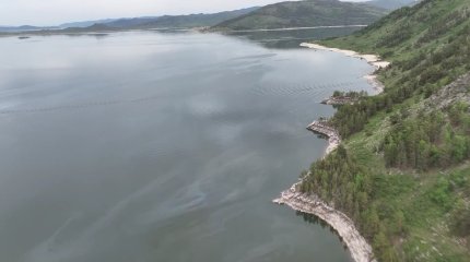 Топливное пятно заметили на Бухтарминском водохранилище: экологи взяли пробы воды