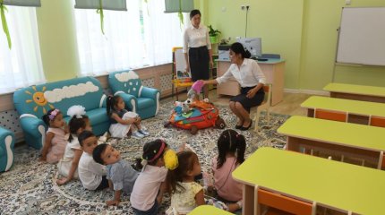 1 қыркүйектен бастап елімізде балабақша тәрбиешілерінің жалақысы өседі