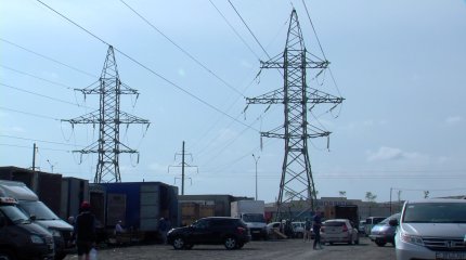 Елордадағы ірі базардың бірі жоғары кернеулі электр желісінің астында тұр
