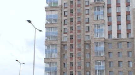 Женщина с ребенком выпали с двенадцатого этажа в столице