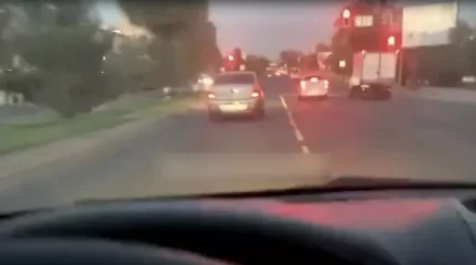 Шымкентте екі жүргізуші ақшаға бәс тігіп, жолда тәртіпсіздік жасаған