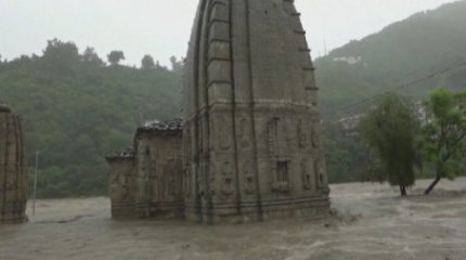 Дели су астында қалды